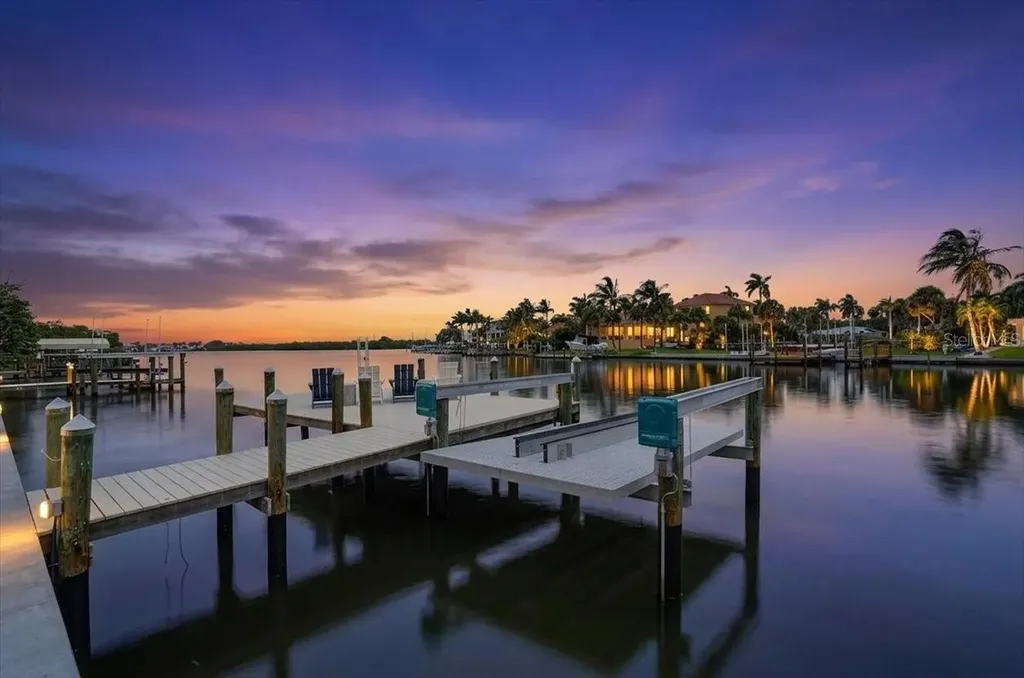 208 N Polk Drive Sarasota FL 34236