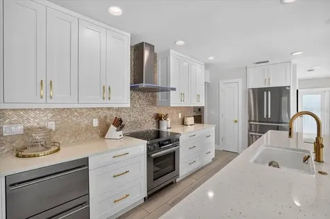 208 N Polk Drive Sarasota FL 34236