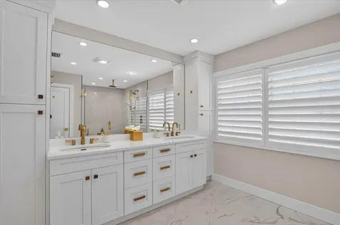 208 N Polk Drive Sarasota FL 34236