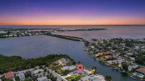 208 N Polk Drive Sarasota FL 34236