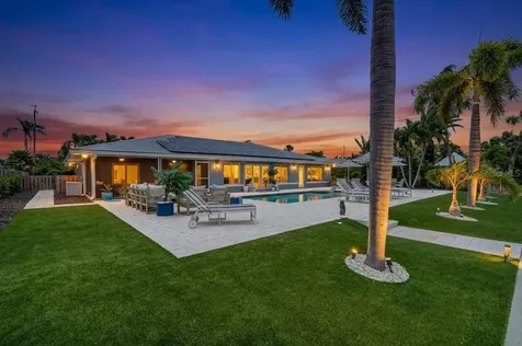 208 N Polk Drive Sarasota FL 34236