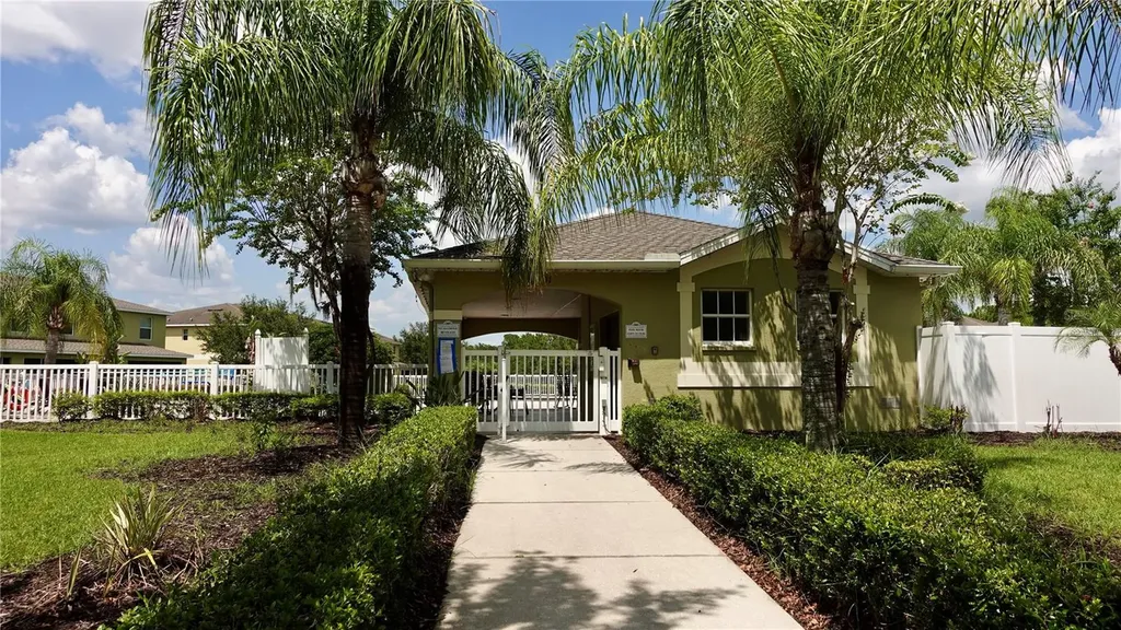 8548 Gablebend Way Tampa FL 33647
