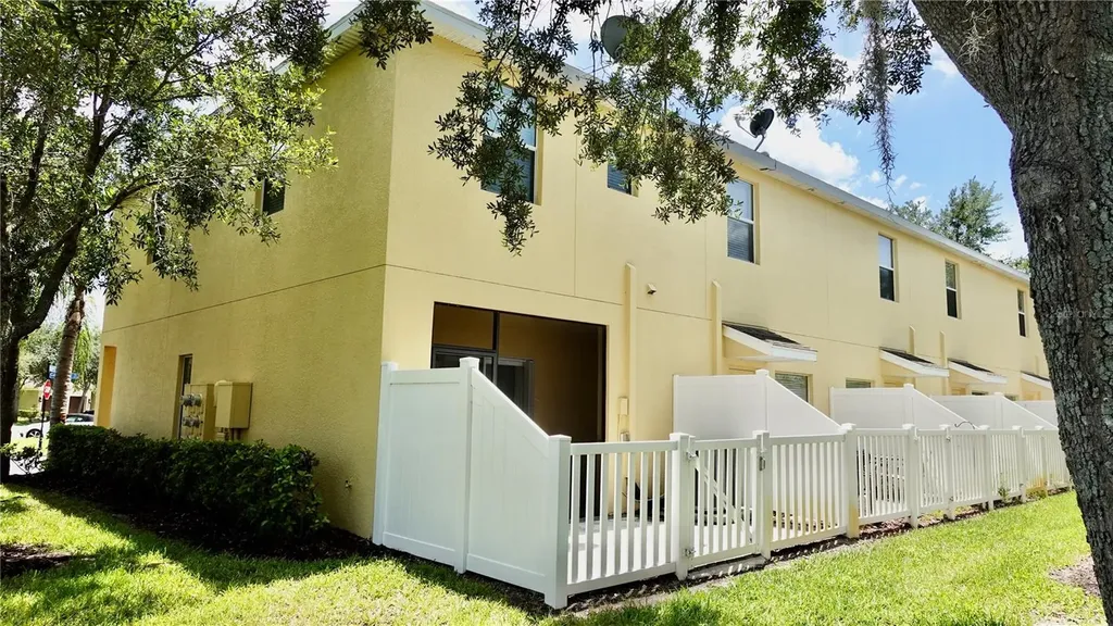 8548 Gablebend Way Tampa FL 33647