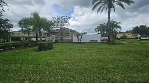 8548 Gablebend Way Tampa FL 33647