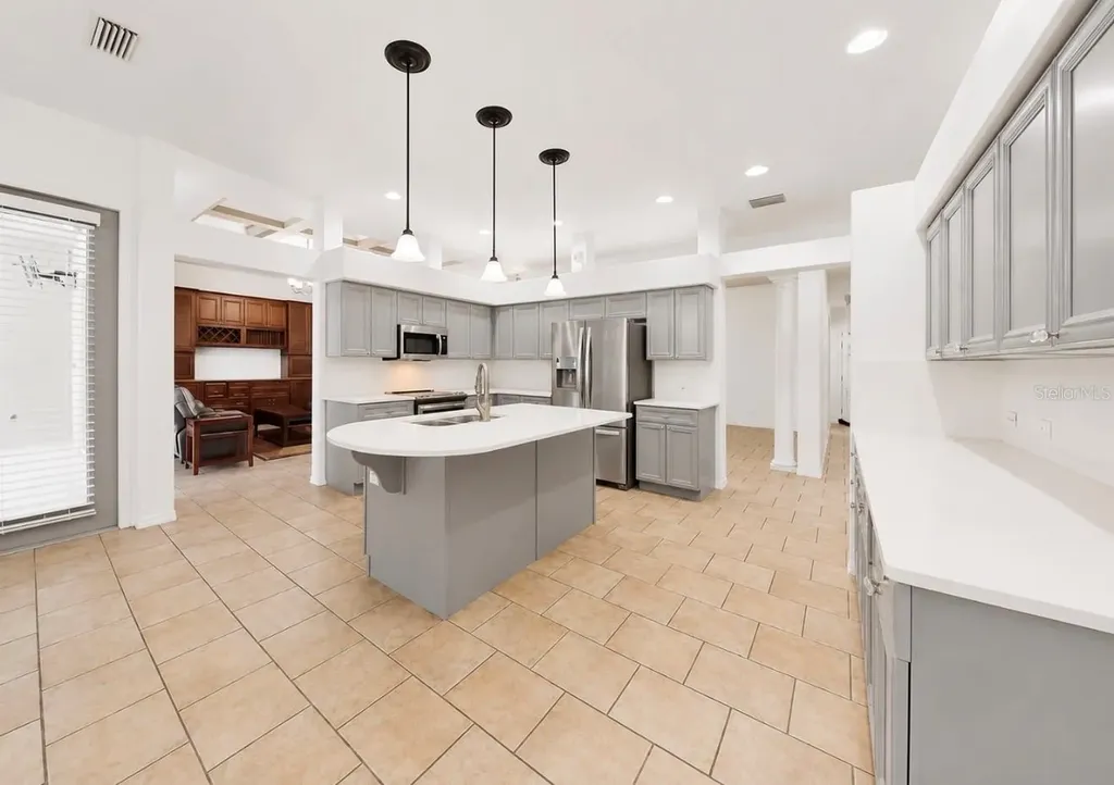 6105 Audubon Manor Boulevard Lithia FL 33547