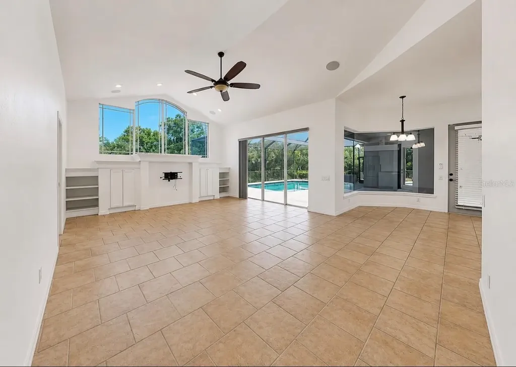 6105 Audubon Manor Boulevard Lithia FL 33547
