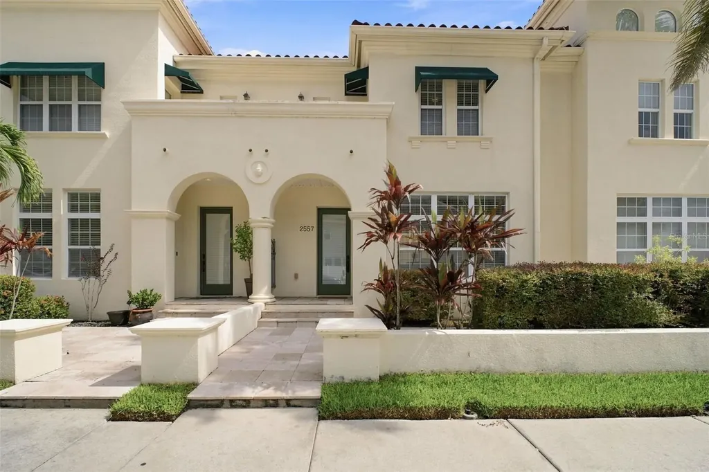2557 W Platt Street Tampa FL 33609