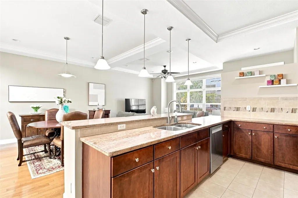 2557 W Platt Street Tampa FL 33609