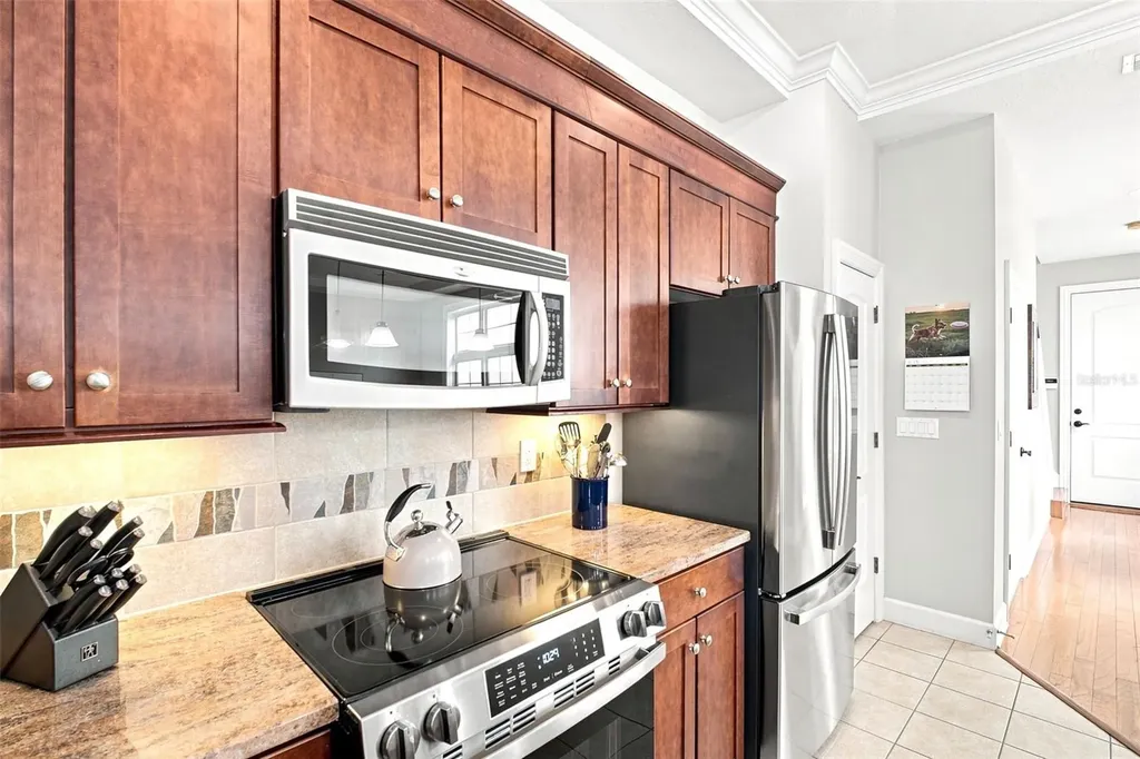 2557 W Platt Street Tampa FL 33609