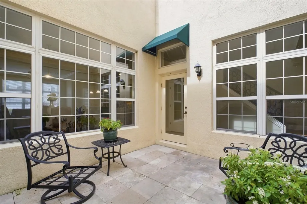 2557 W Platt Street Tampa FL 33609