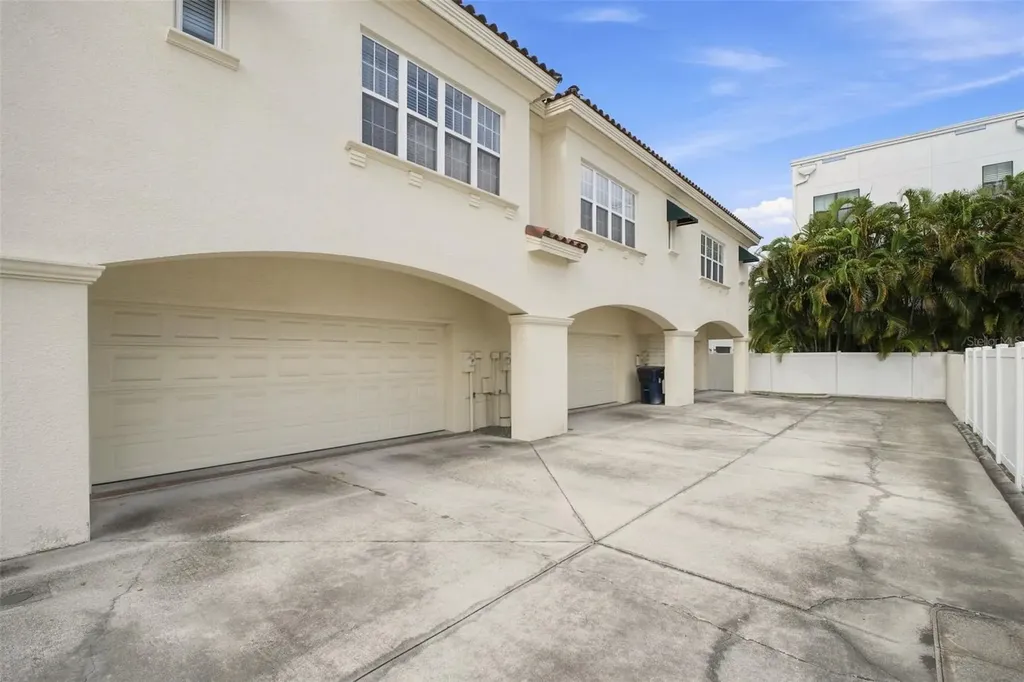 2557 W Platt Street Tampa FL 33609