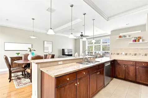 2557 W Platt Street Tampa FL 33609