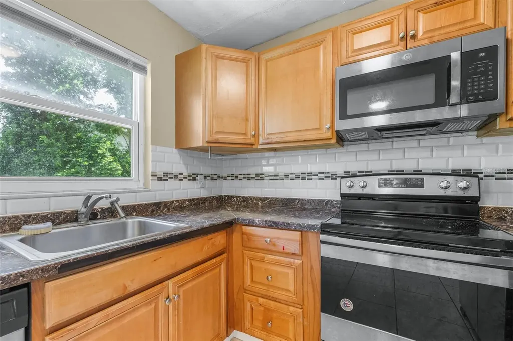 911 W Gaston Place Tampa FL 33604