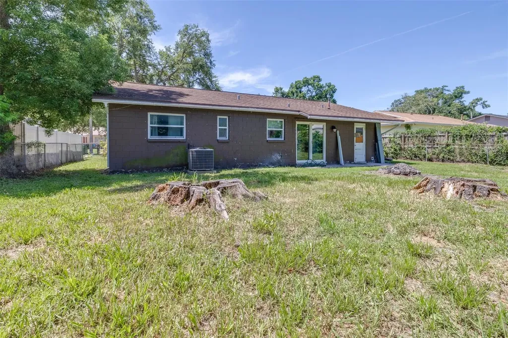 911 W Gaston Place Tampa FL 33604