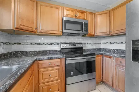 911 W Gaston Place Tampa FL 33604