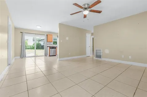 911 W Gaston Place Tampa FL 33604