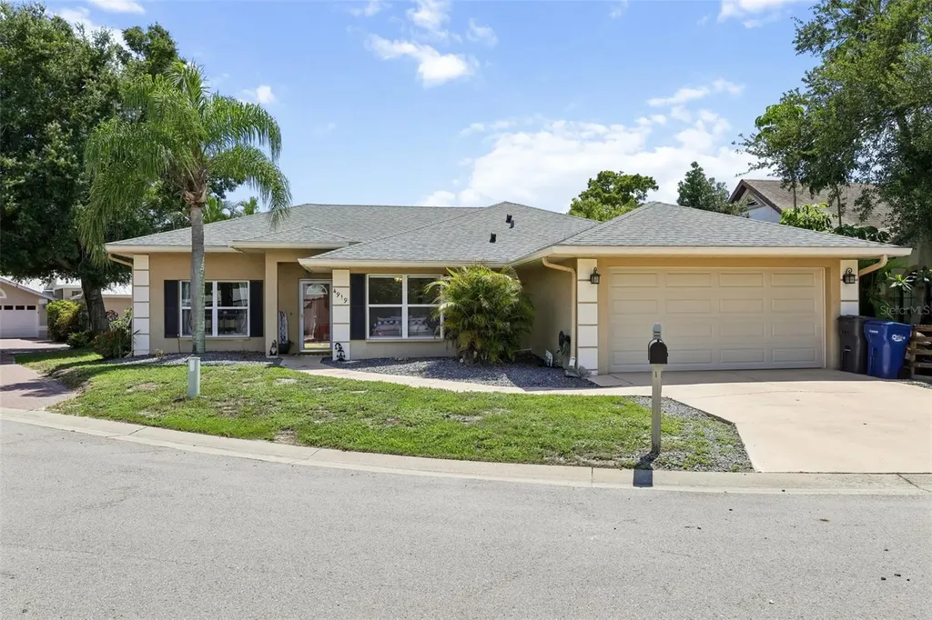 4919 32nd Avenue Drive W Bradenton FL 34209