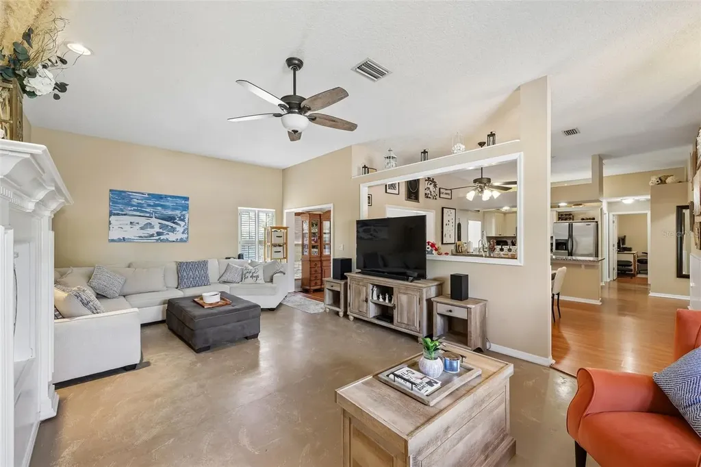 4919 32nd Avenue Drive W Bradenton FL 34209