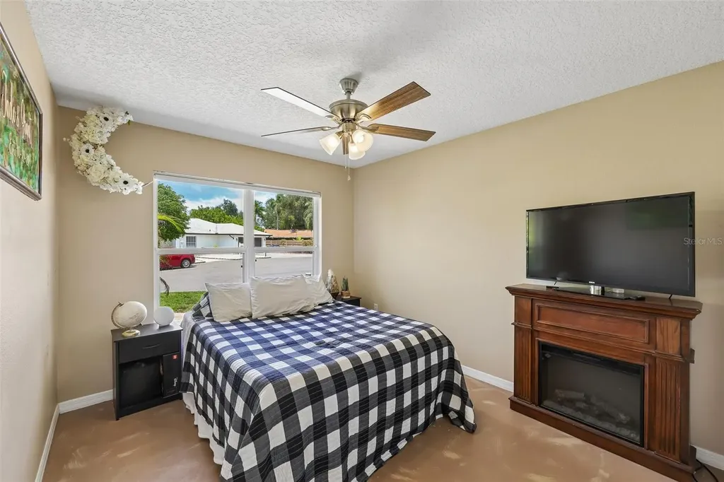 4919 32nd Avenue Drive W Bradenton FL 34209