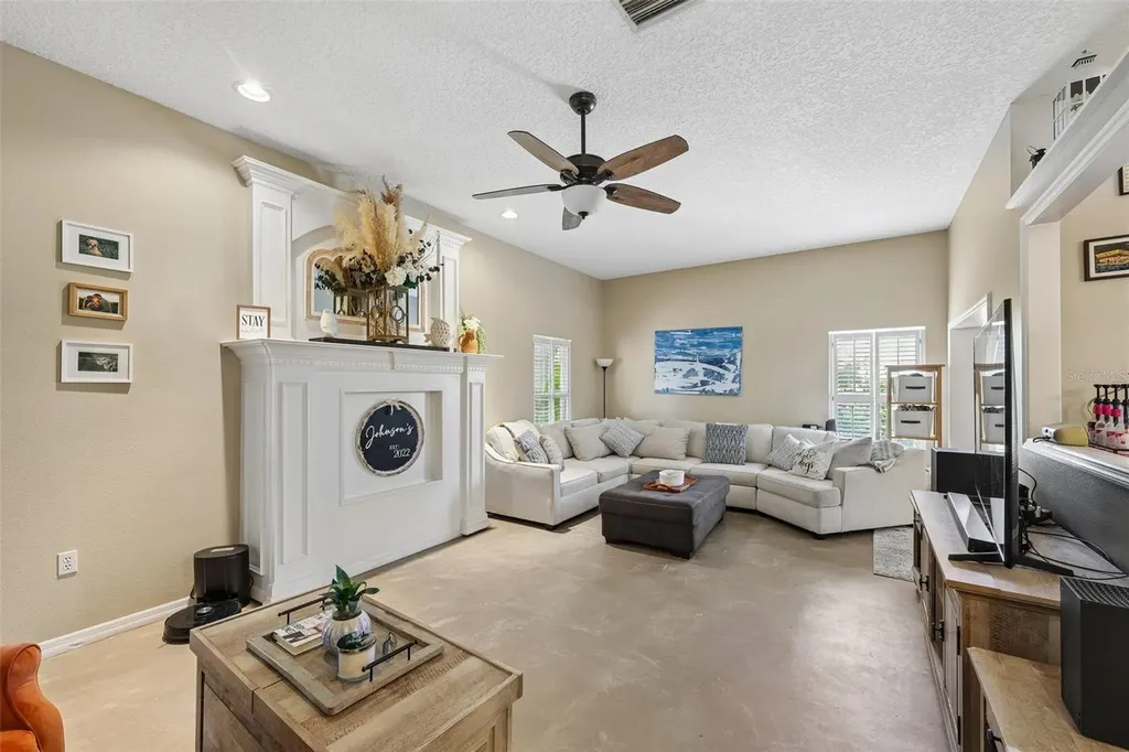 4919 32nd Avenue Drive W Bradenton FL 34209