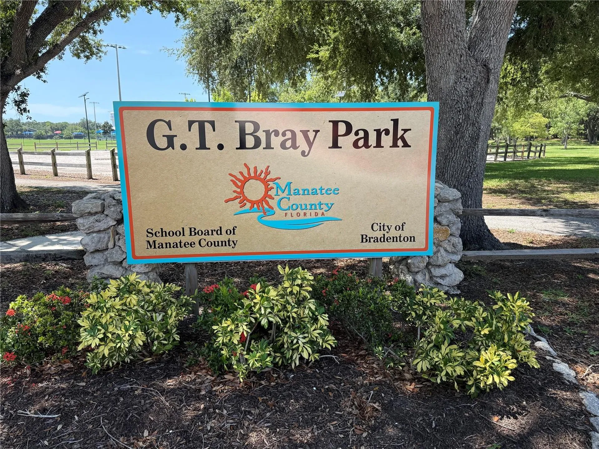 4919 32nd Avenue Drive W Bradenton FL 34209