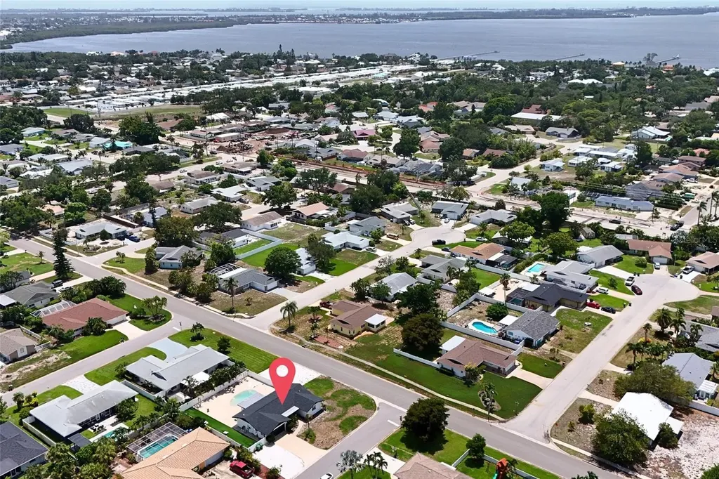 7221 15th Avenue Drive W Bradenton FL 34209