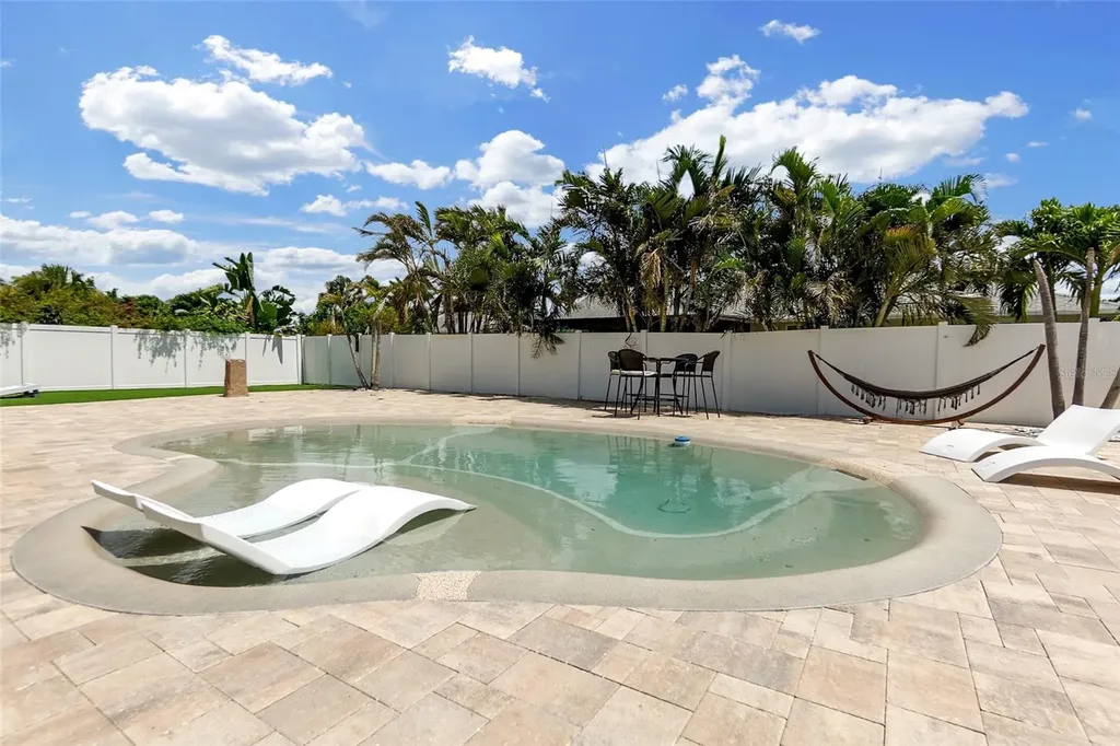 7221 15th Avenue Drive W Bradenton FL 34209