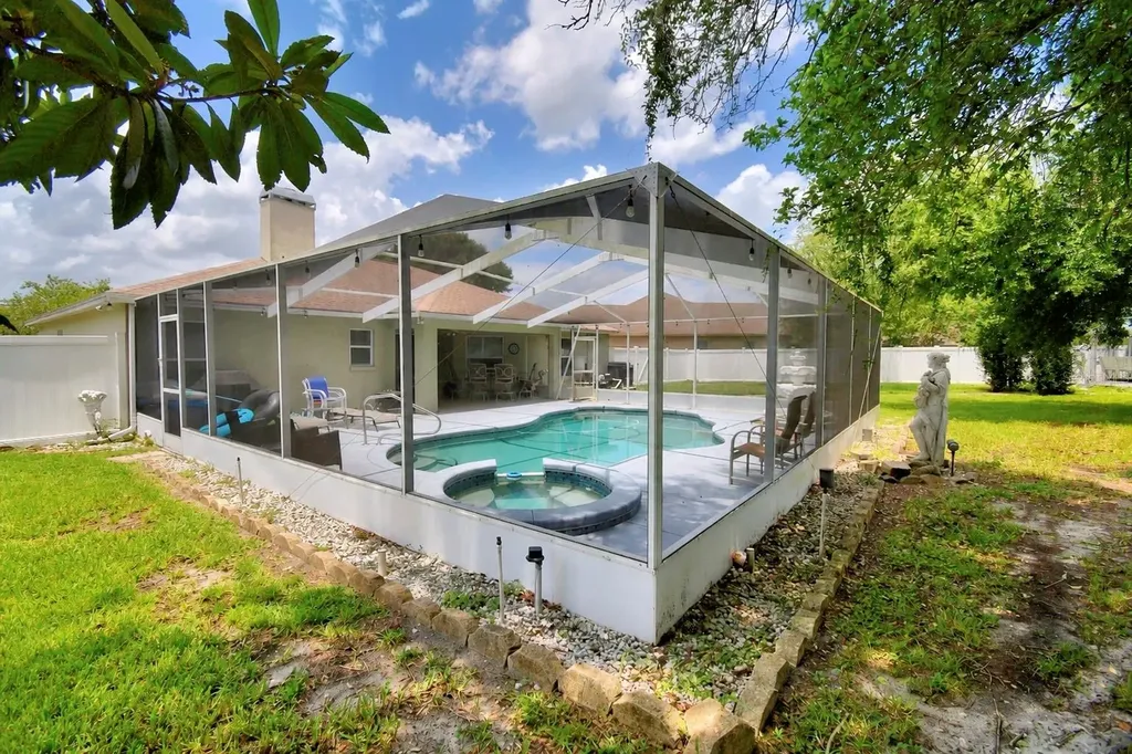 166 Winona Circle Auburndale FL 33823