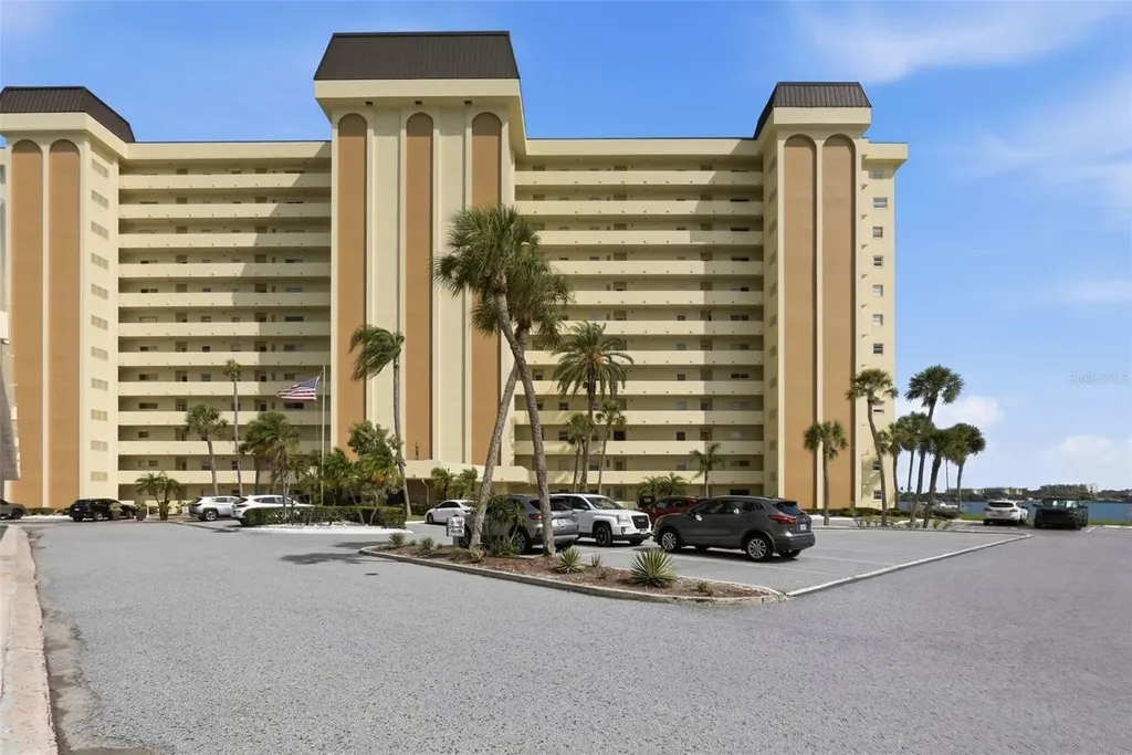 4775 Cove Circle St Petersburg FL 33708