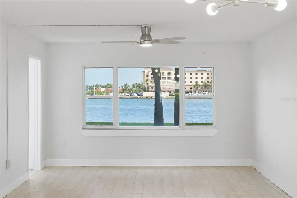 4775 Cove Circle St Petersburg FL 33708