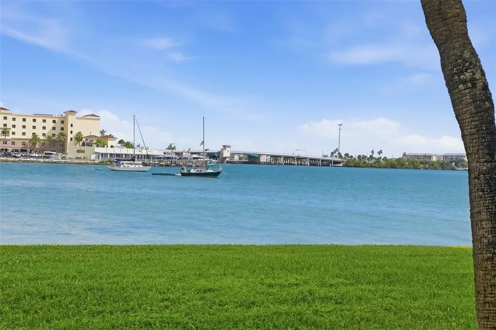 4775 Cove Circle St Petersburg FL 33708