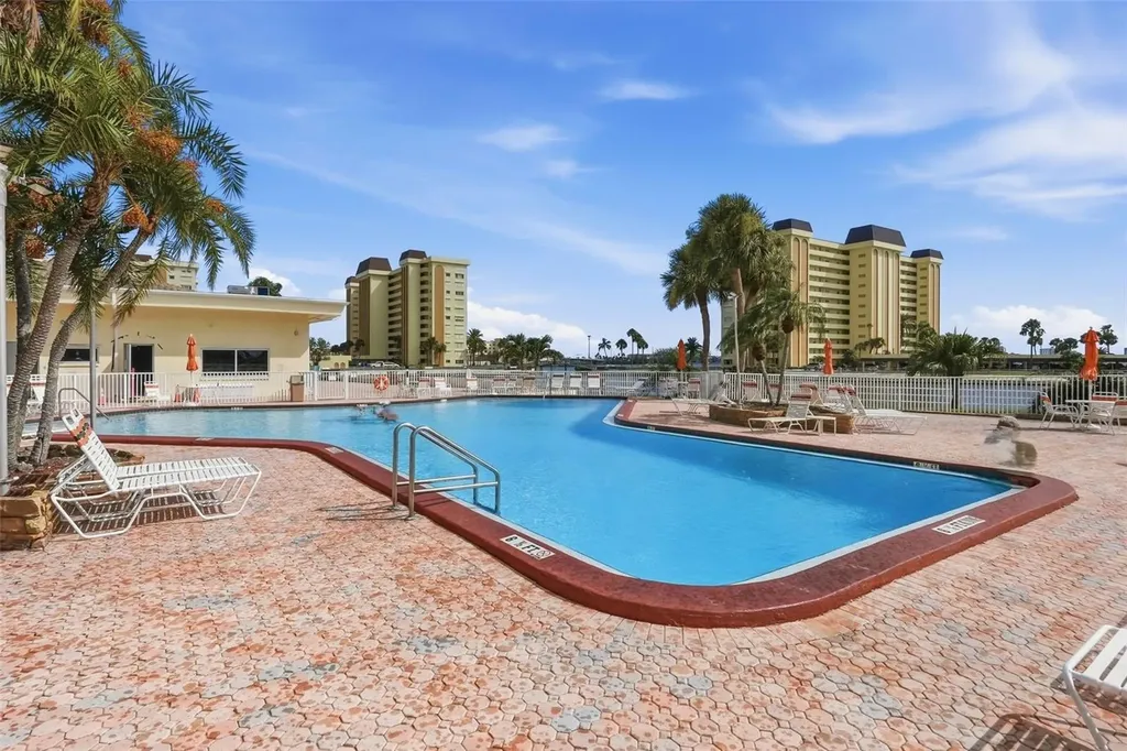 4775 Cove Circle St Petersburg FL 33708