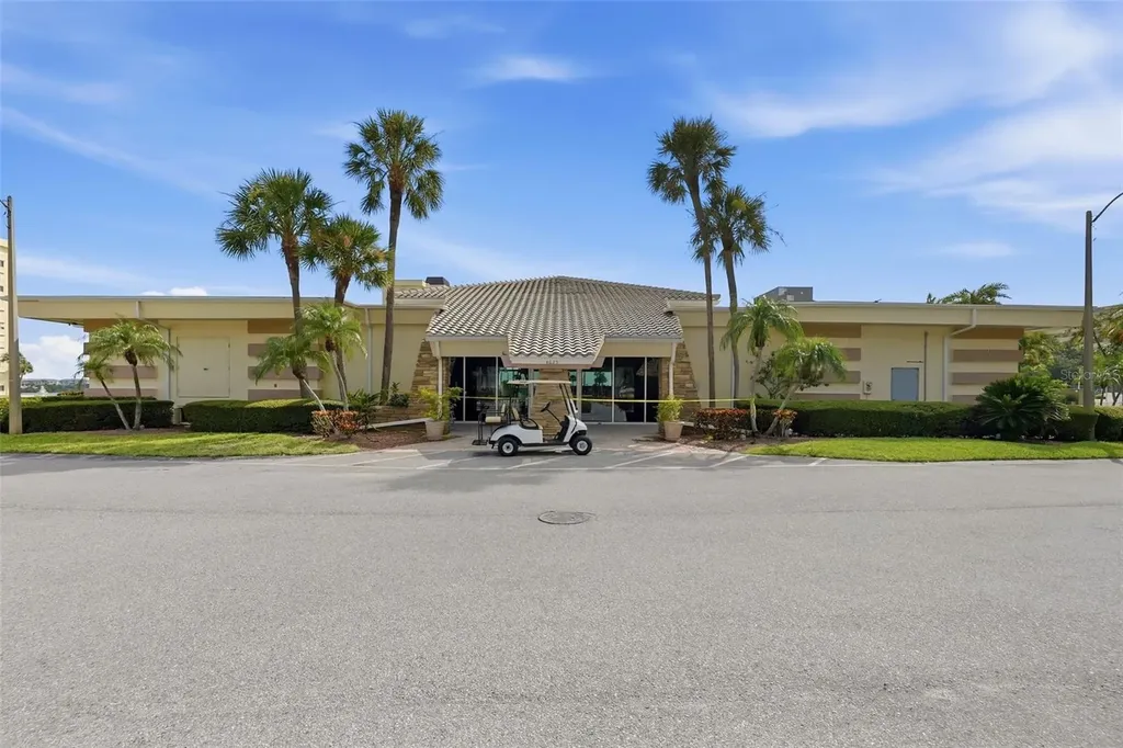 4775 Cove Circle St Petersburg FL 33708