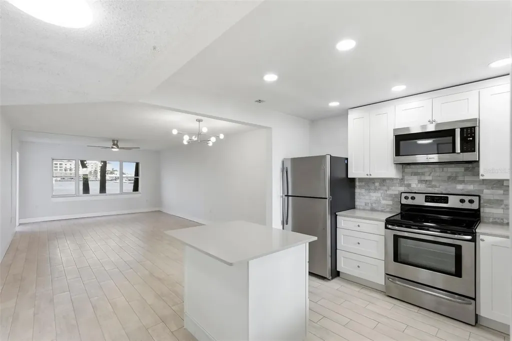 4775 Cove Circle St Petersburg FL 33708