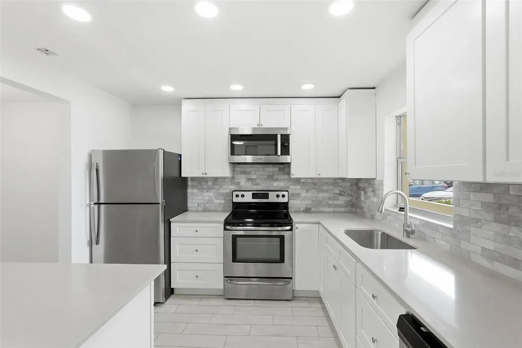 4775 Cove Circle St Petersburg FL 33708