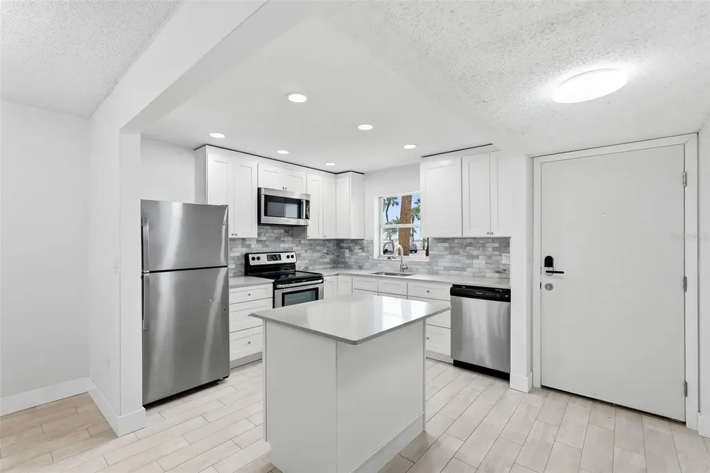 4775 Cove Circle St Petersburg FL 33708