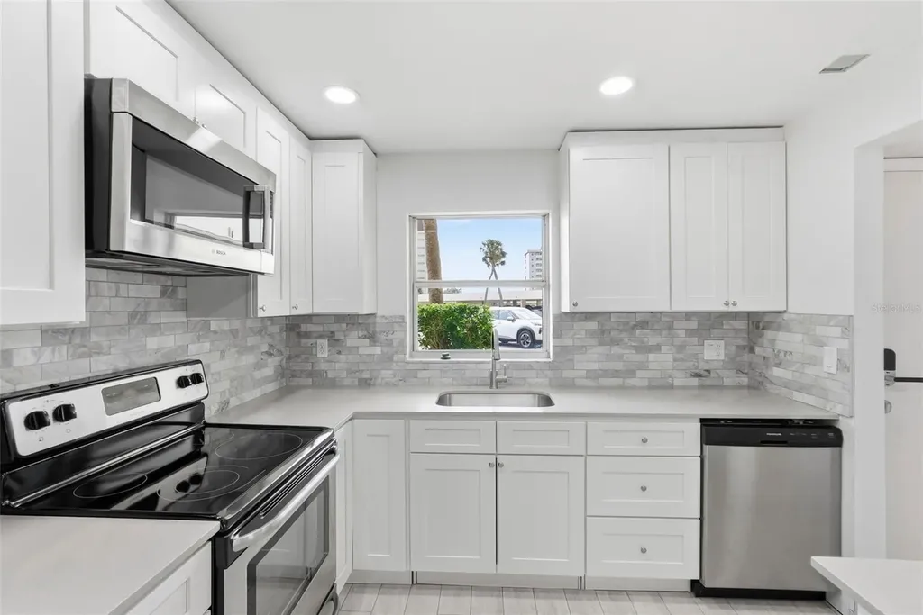4775 Cove Circle St Petersburg FL 33708
