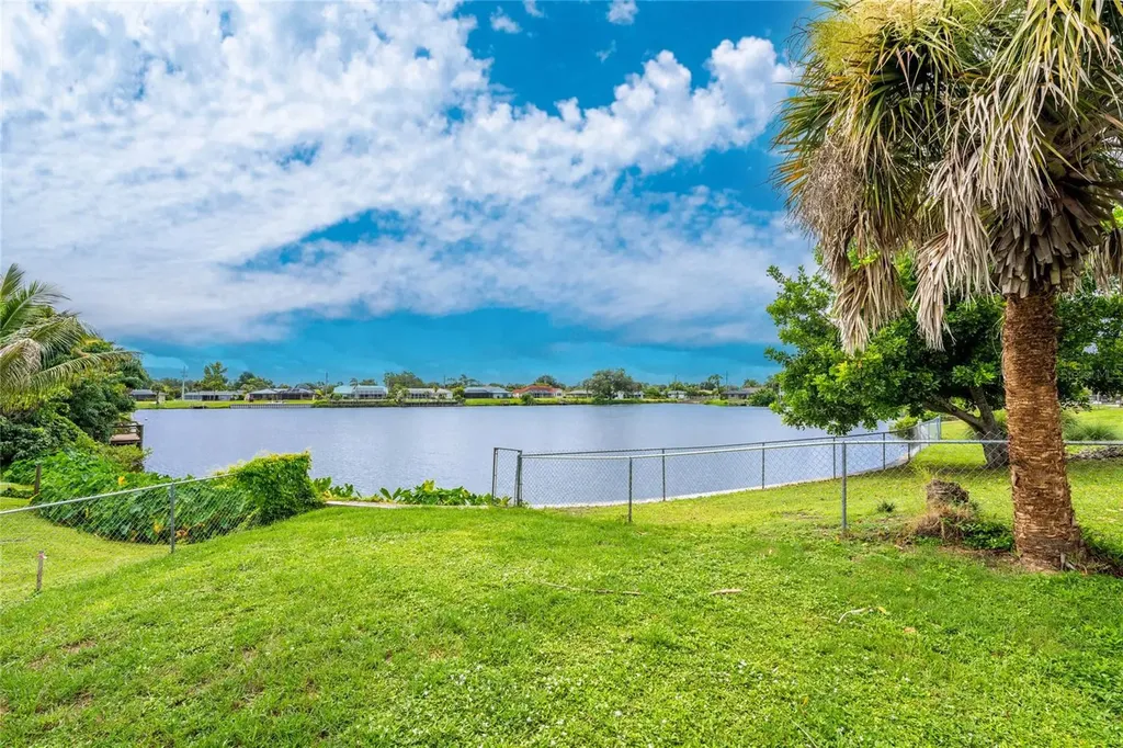 2466 Newbury Street Port Charlotte FL 33952