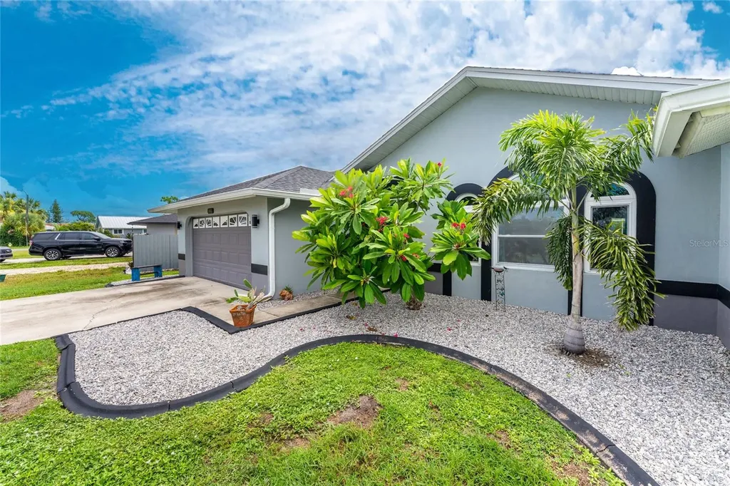 2466 Newbury Street Port Charlotte FL 33952