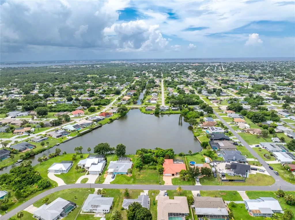 2466 Newbury Street Port Charlotte FL 33952