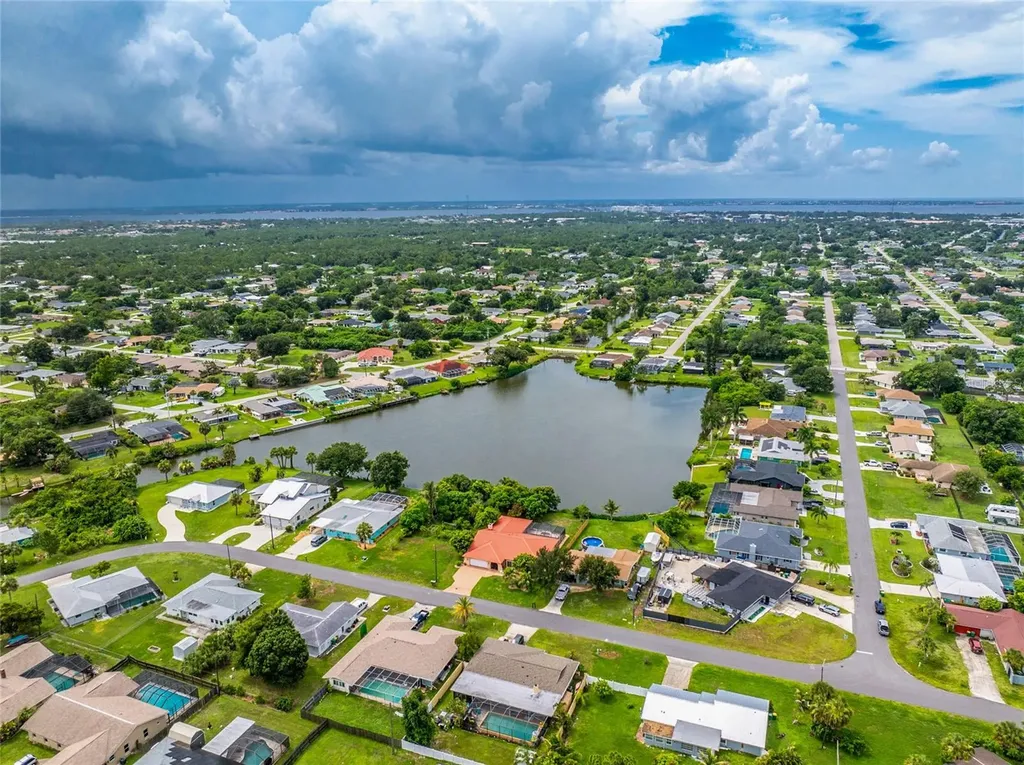 2466 Newbury Street Port Charlotte FL 33952