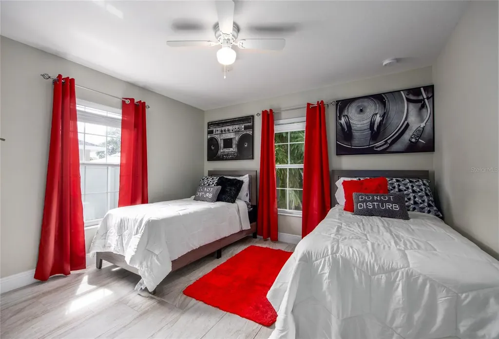811 Hoffman Boulevard Tampa FL 33612