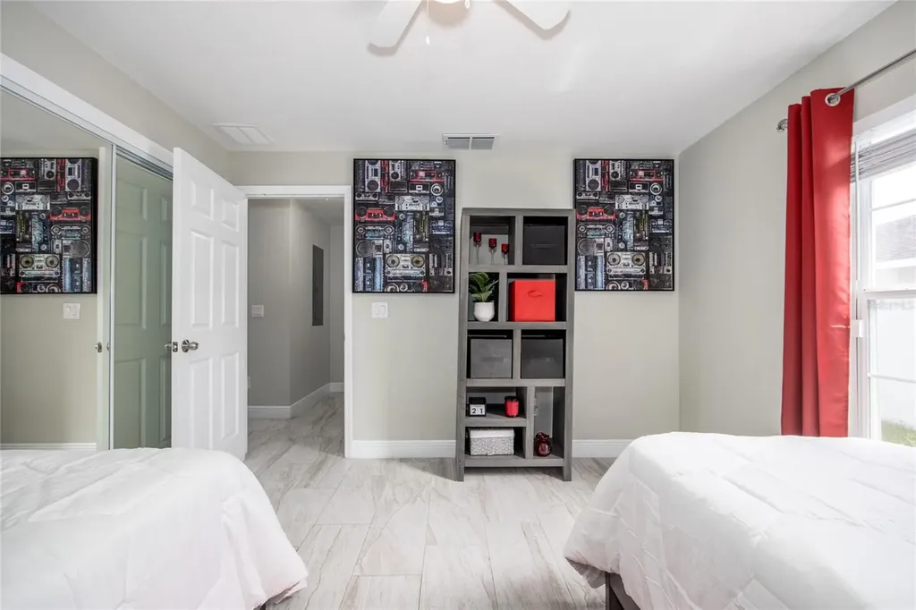 811 Hoffman Boulevard Tampa FL 33612