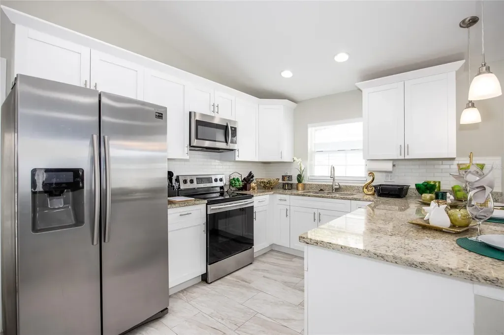 811 Hoffman Boulevard Tampa FL 33612
