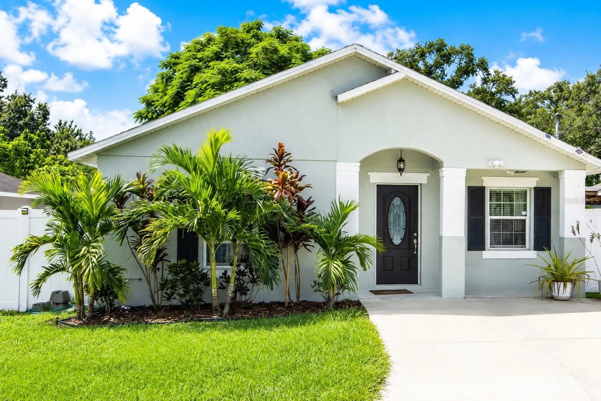 811 Hoffman Boulevard Tampa FL 33612
