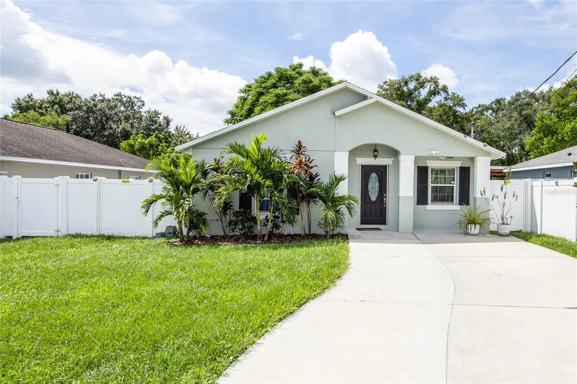811 Hoffman Boulevard Tampa FL 33612