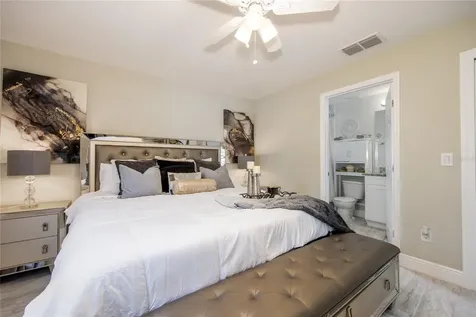 811 Hoffman Boulevard Tampa FL 33612