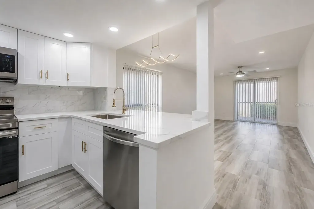 4965 Puritan Circle Tampa FL 33617