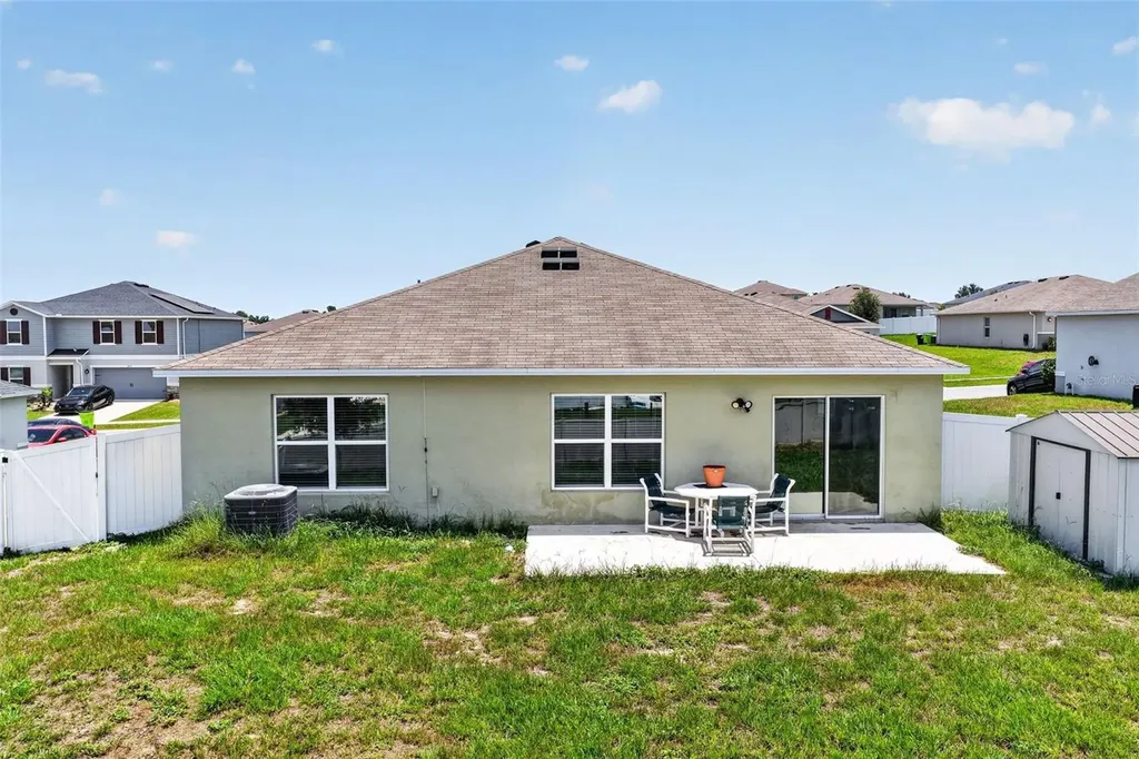 2465 Begonia Street Mascotte FL 34753