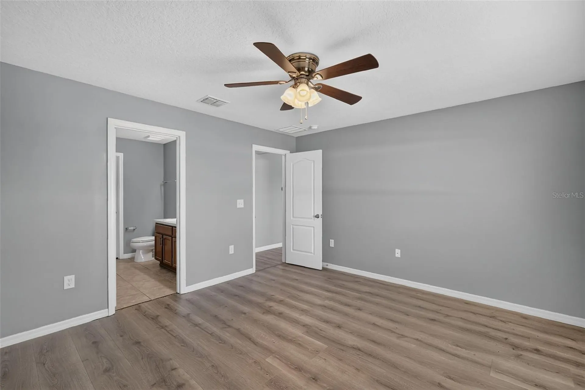 2465 Begonia Street Mascotte FL 34753